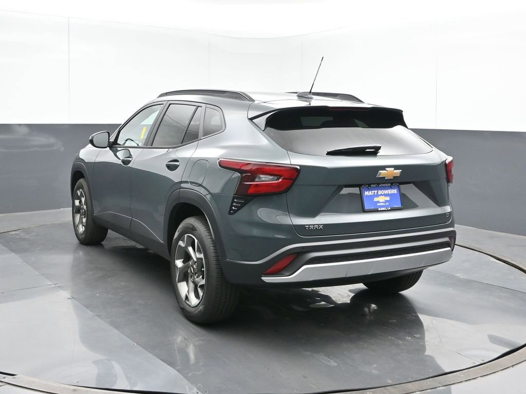 2026 Chevrolet Trax LT photo 3