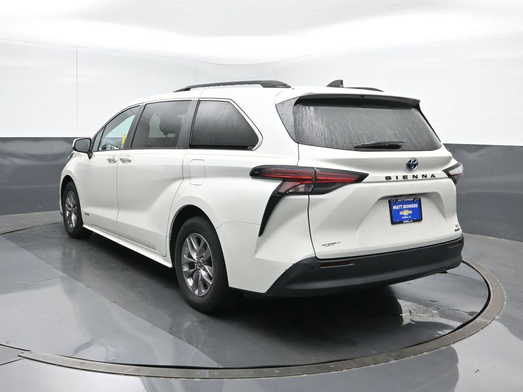 2021 Toyota Sienna XLE photo 4