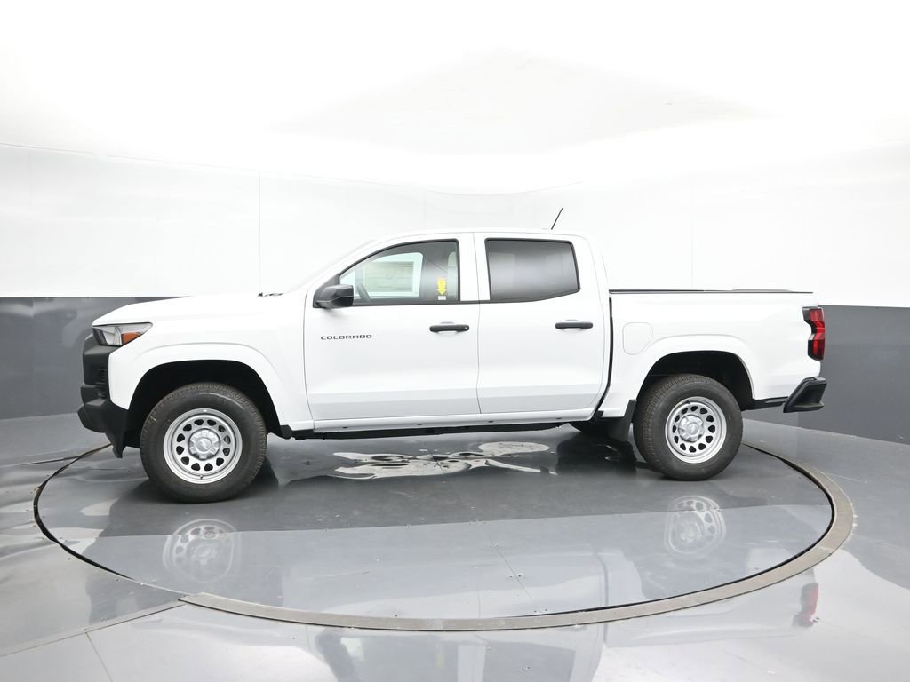 2025 Chevrolet Colorado LT photo 2