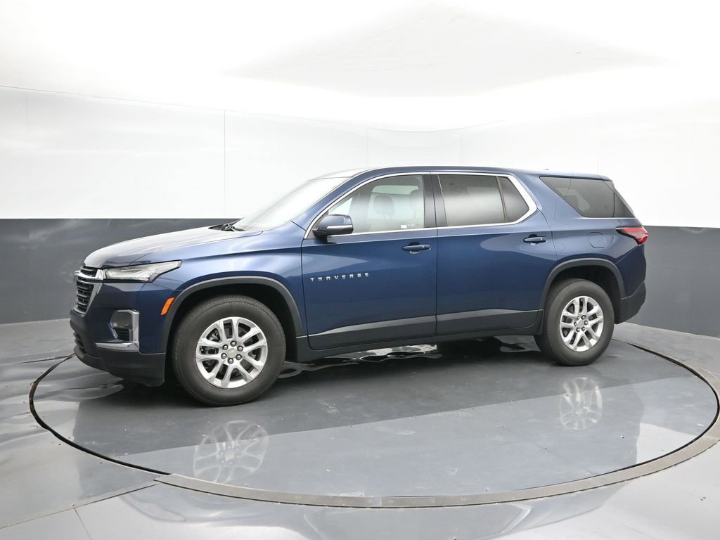 2023 Chevrolet Traverse 1LS photo 2