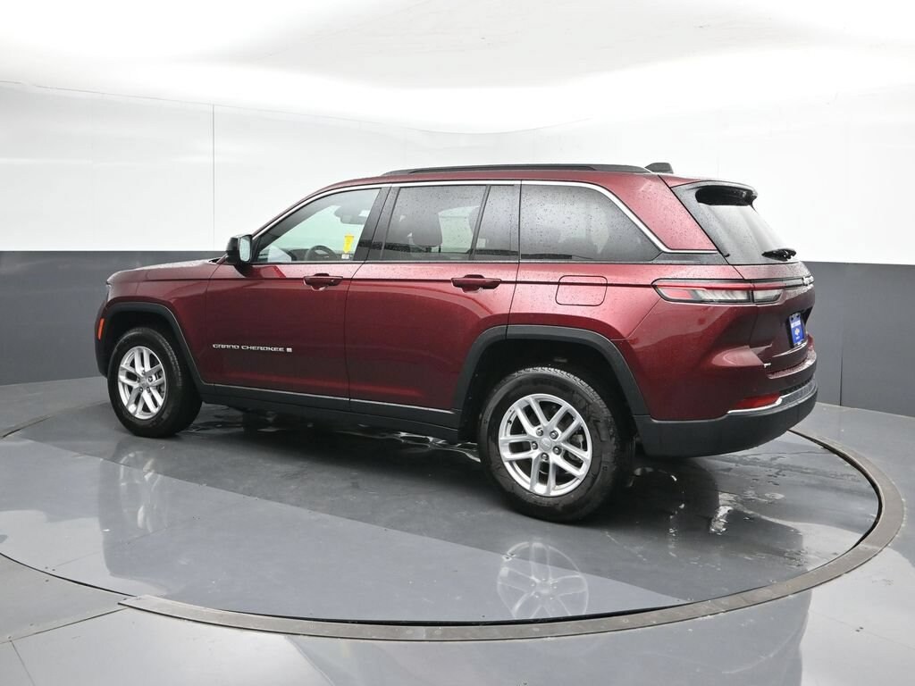 Used 2025 Jeep Grand Cherokee Laredo SUV