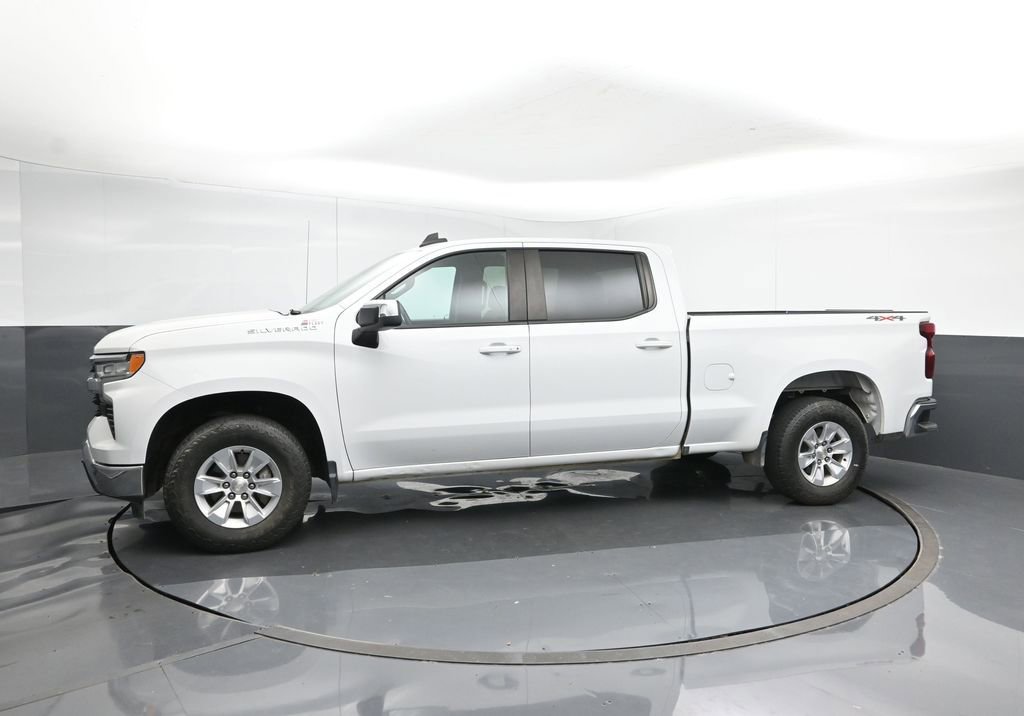 2023 Chevrolet Silverado 1500 LT photo 2