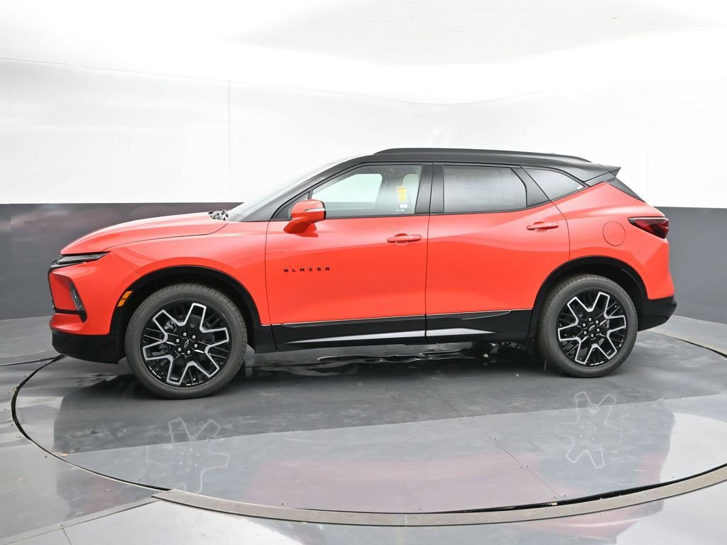 2025 Chevrolet Blazer RS photo 2