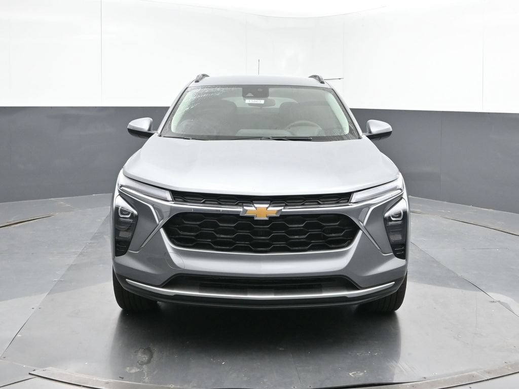 2026 Chevrolet Trax LT - Photo 8