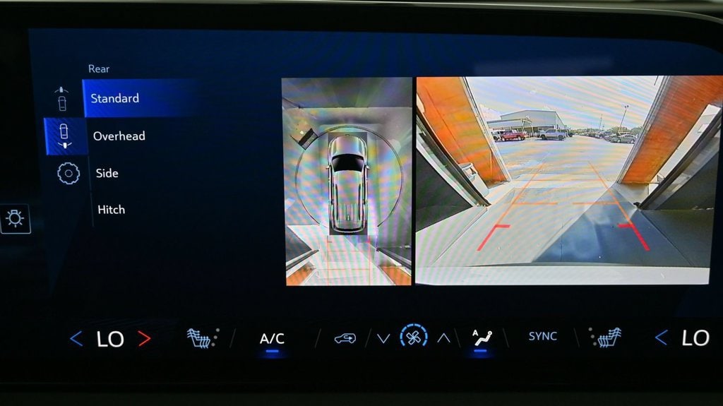 2025 Chevrolet Traverse LT - Photo 22