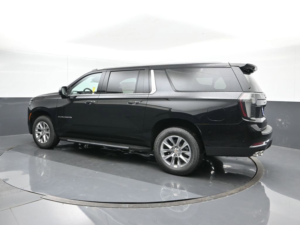 2025 Chevrolet Suburban Premier photo 3