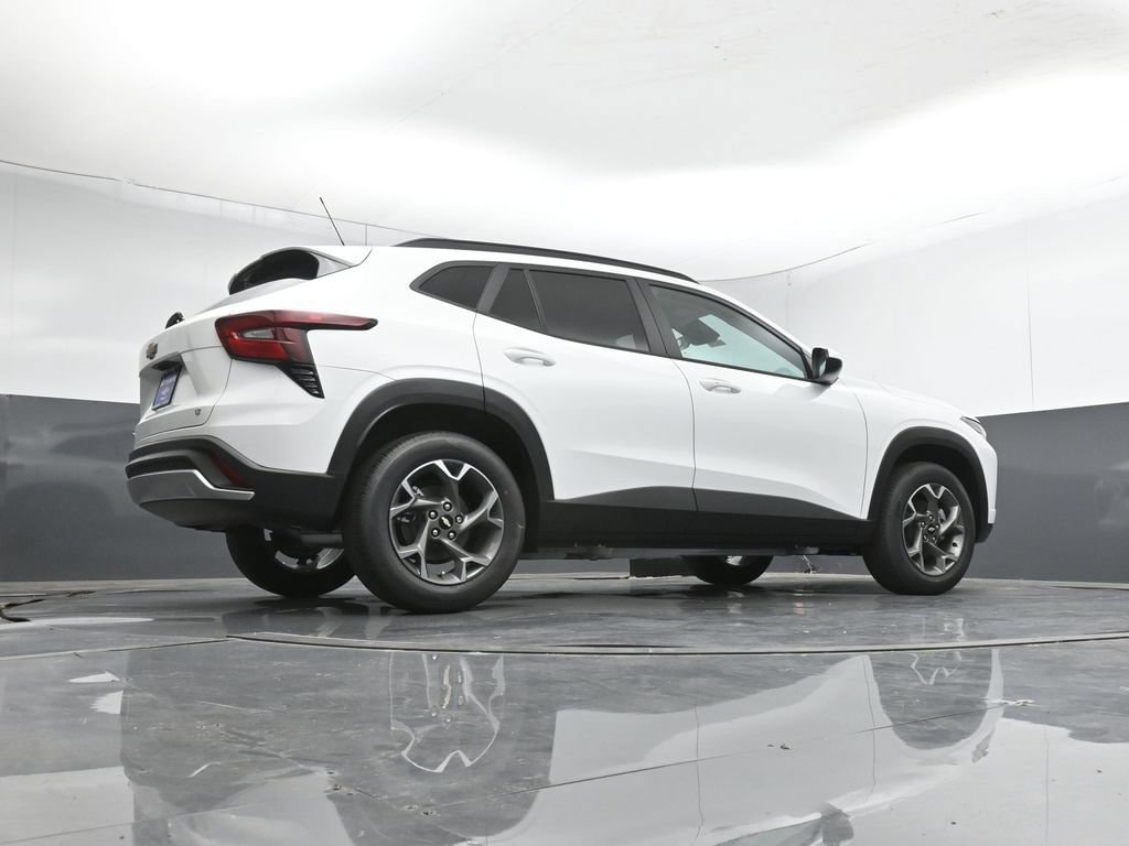 2026 Chevrolet Trax LT - Photo 13