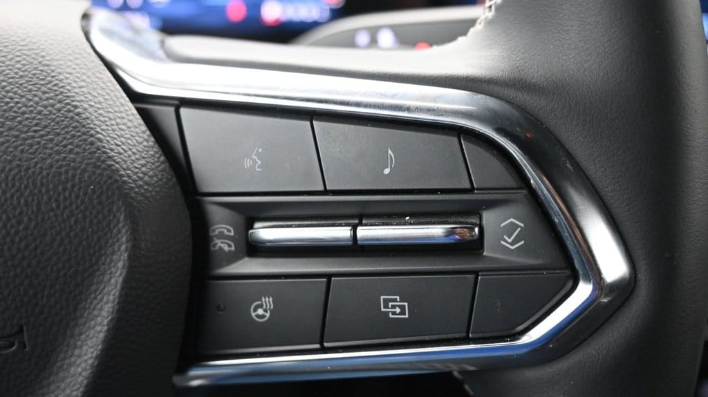 2025 Chevrolet Traverse LT - Photo 18
