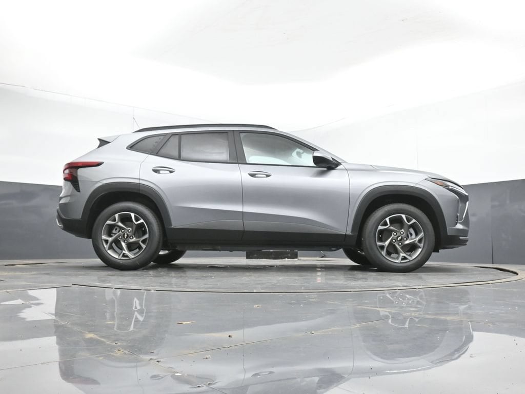 2026 Chevrolet Trax LT - Photo 14