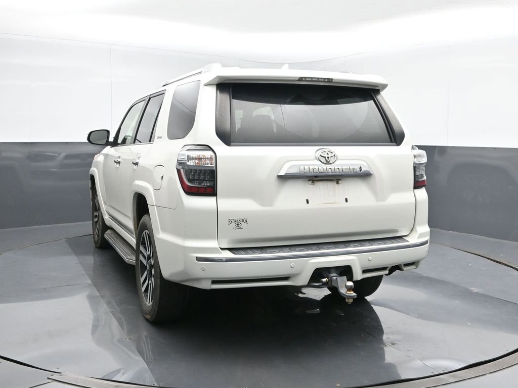2018 Toyota 4Runner SR5 photo 4