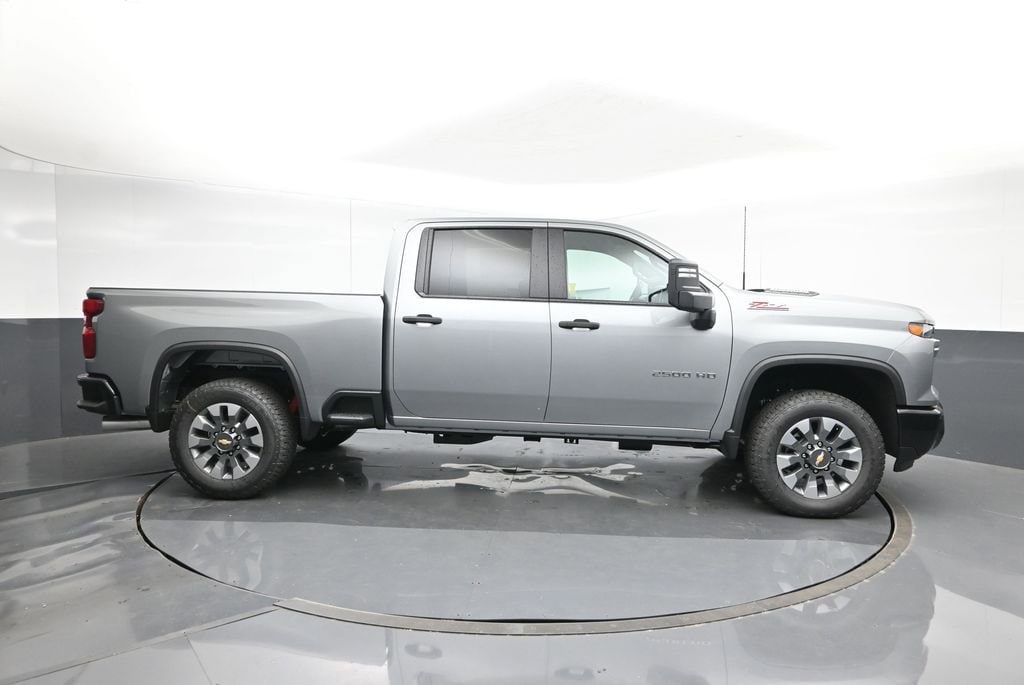 2025 Chevrolet Silverado 2500 HD Custom - Photo 6