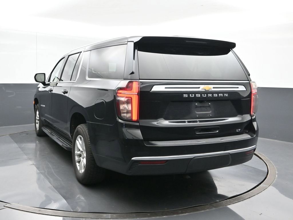 2023 Chevrolet Suburban LT photo 4