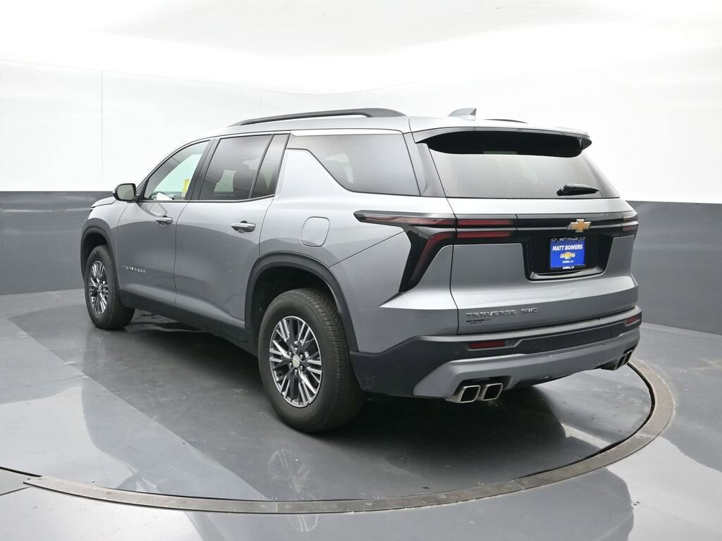 Used 2025 Chevrolet Traverse LT SUV
