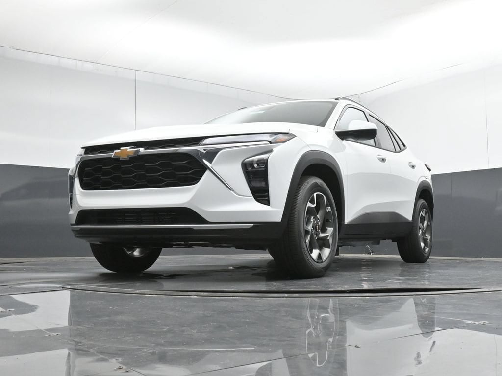 2026 Chevrolet Trax LT - Photo 9