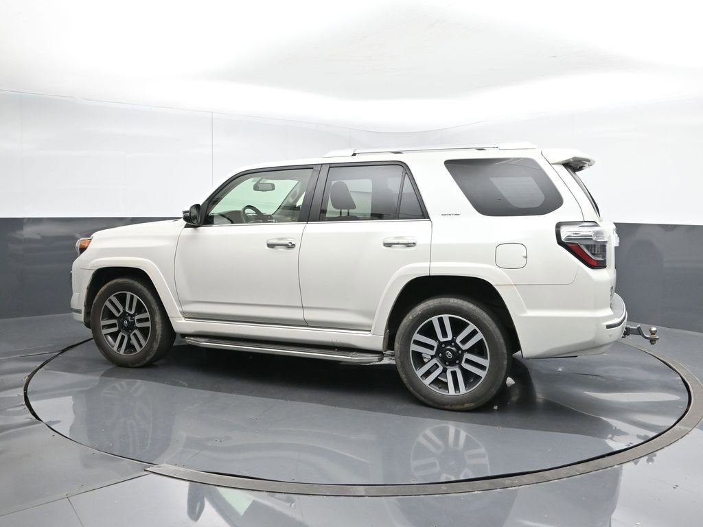 2018 Toyota 4Runner SR5 photo 3