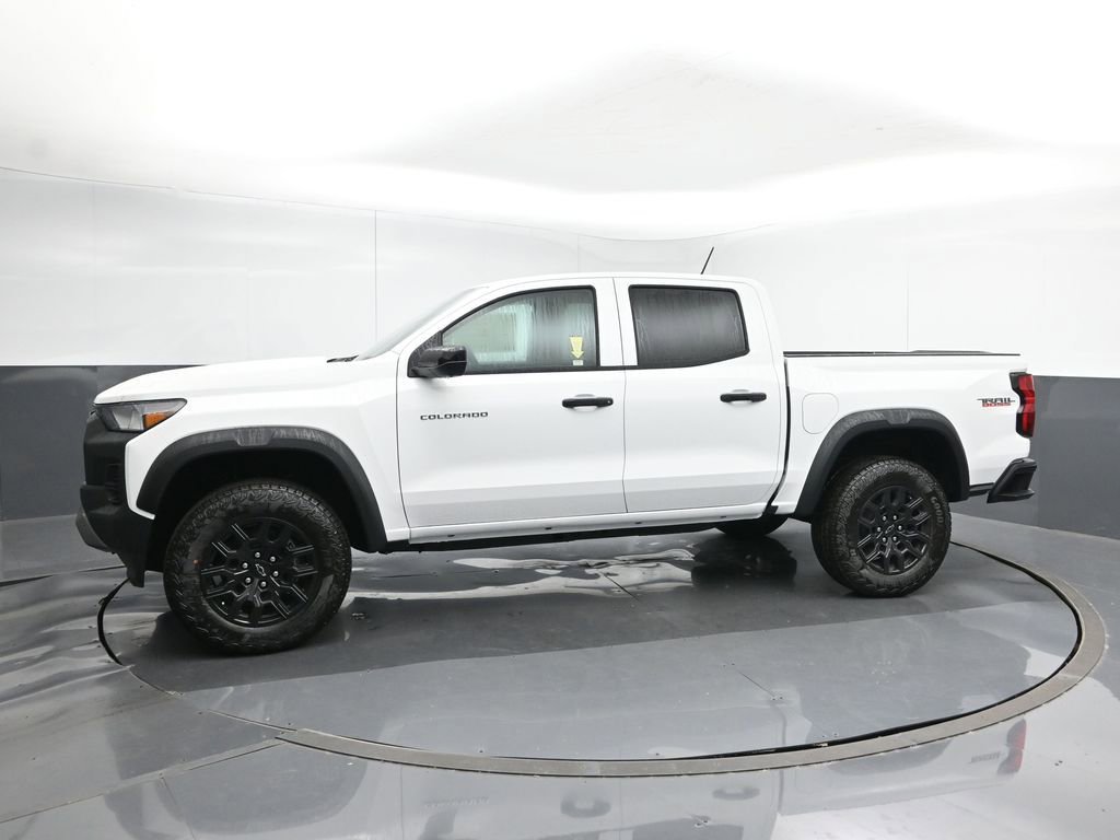 2026 Chevrolet Colorado Trail Boss photo 2