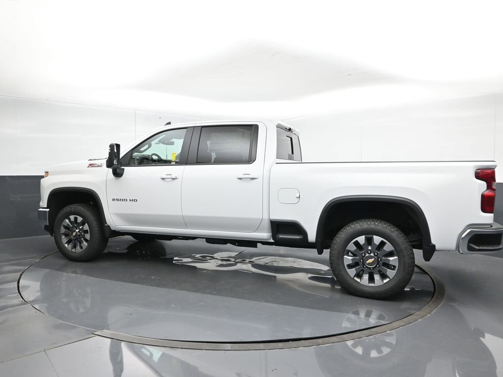 2025 Chevrolet Silverado 2500HD LT photo 3