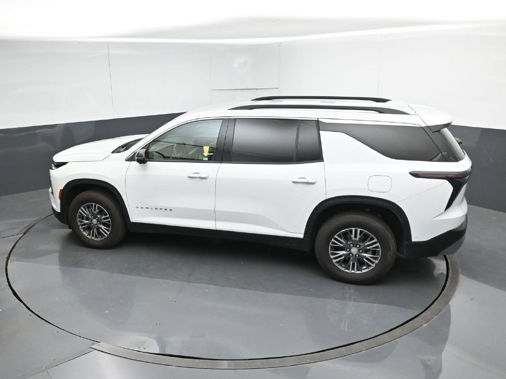 2025 Chevrolet Traverse LT - Photo 35