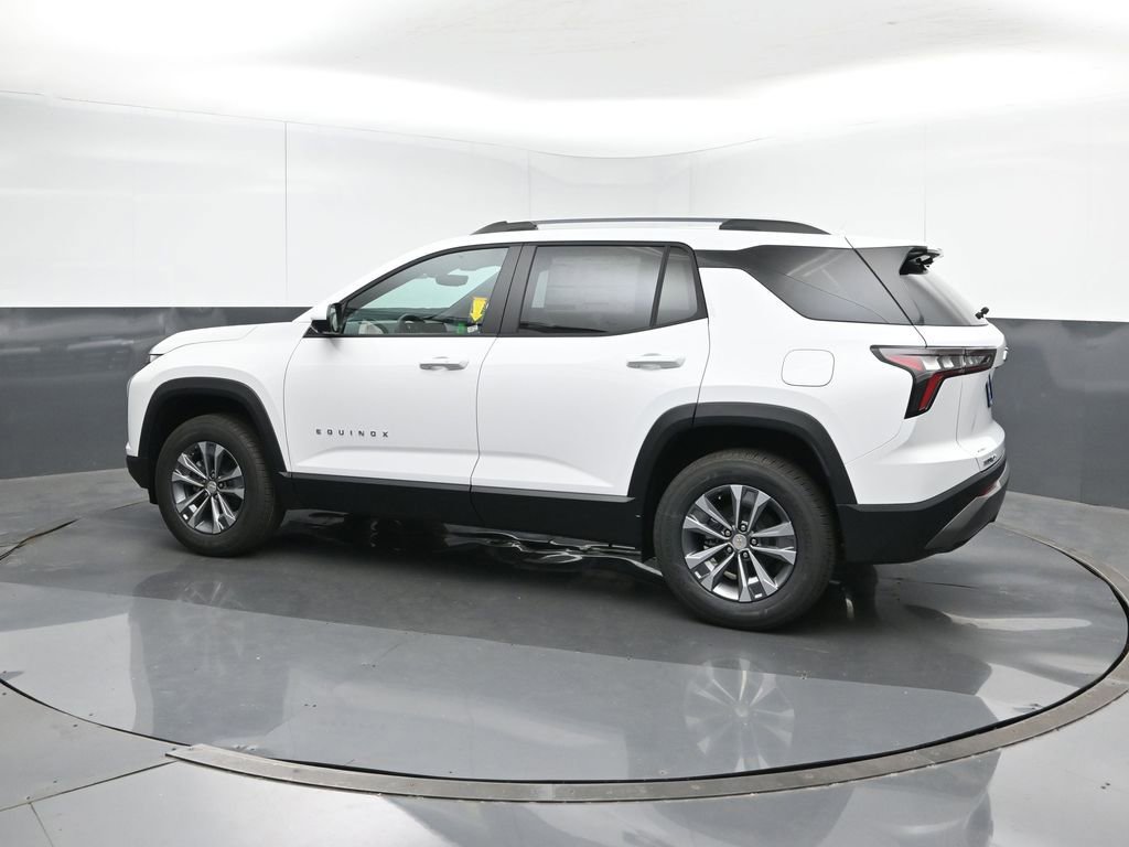 2026 Chevrolet Equinox LT photo 2