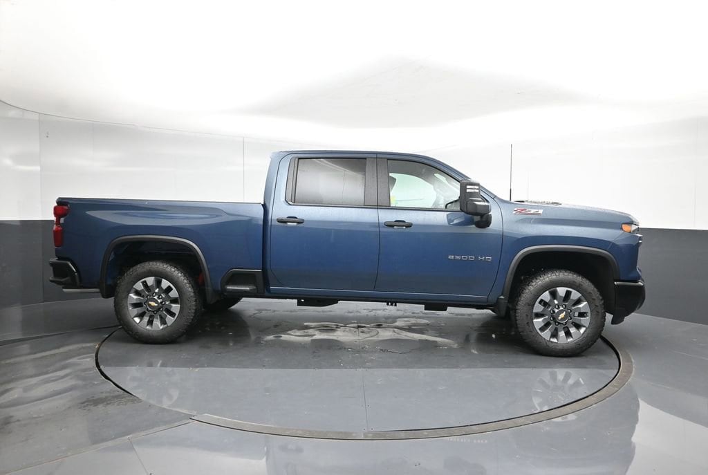 2026 Chevrolet Silverado 2500 HD Custom - Photo 6