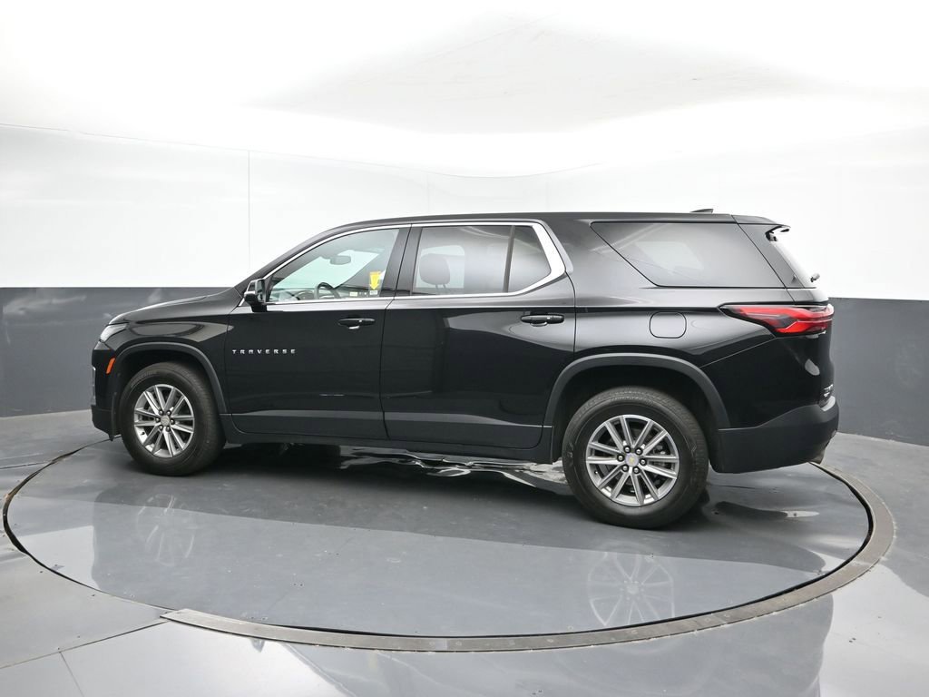 2023 Chevrolet Traverse LS 1LT photo 3