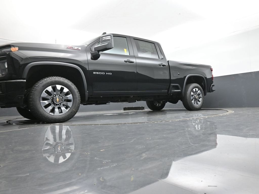 2025 Chevrolet Silverado 2500 HD Custom - Photo 10