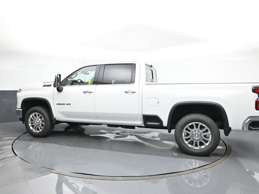 2025 Chevrolet Silverado 2500HD LTZ photo 3
