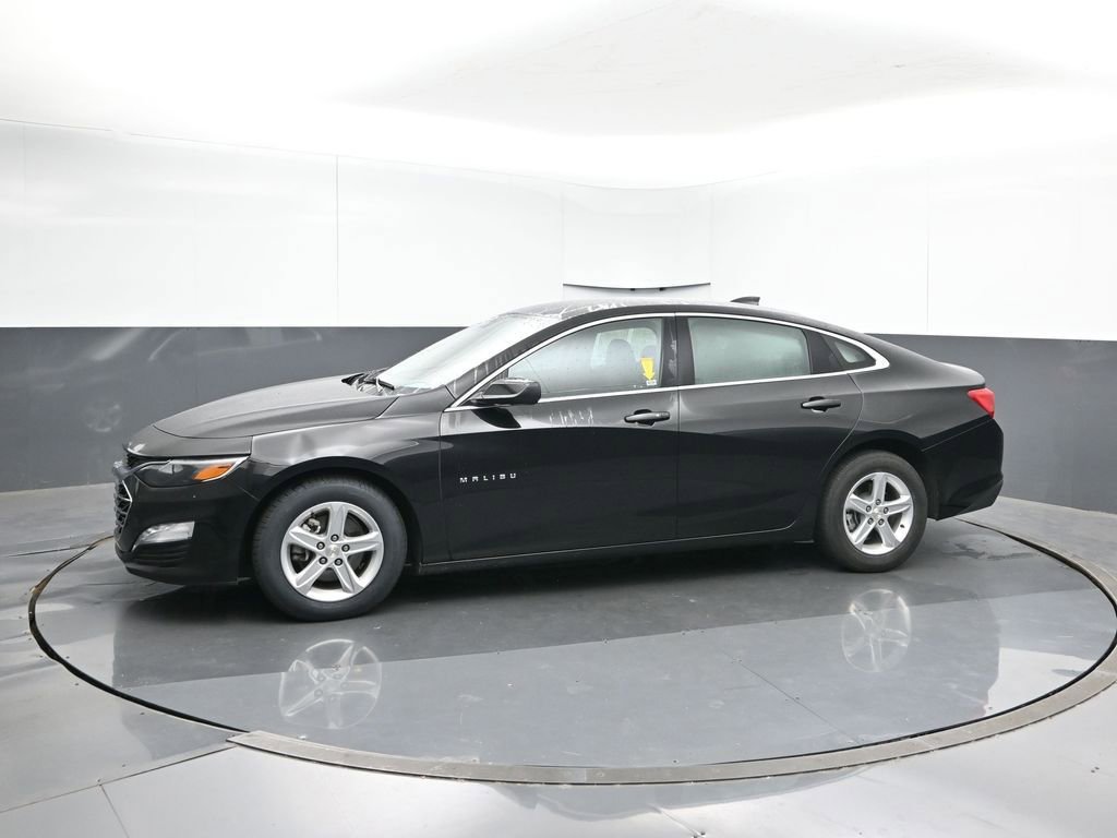 2024 Chevrolet Malibu 1LT photo 2