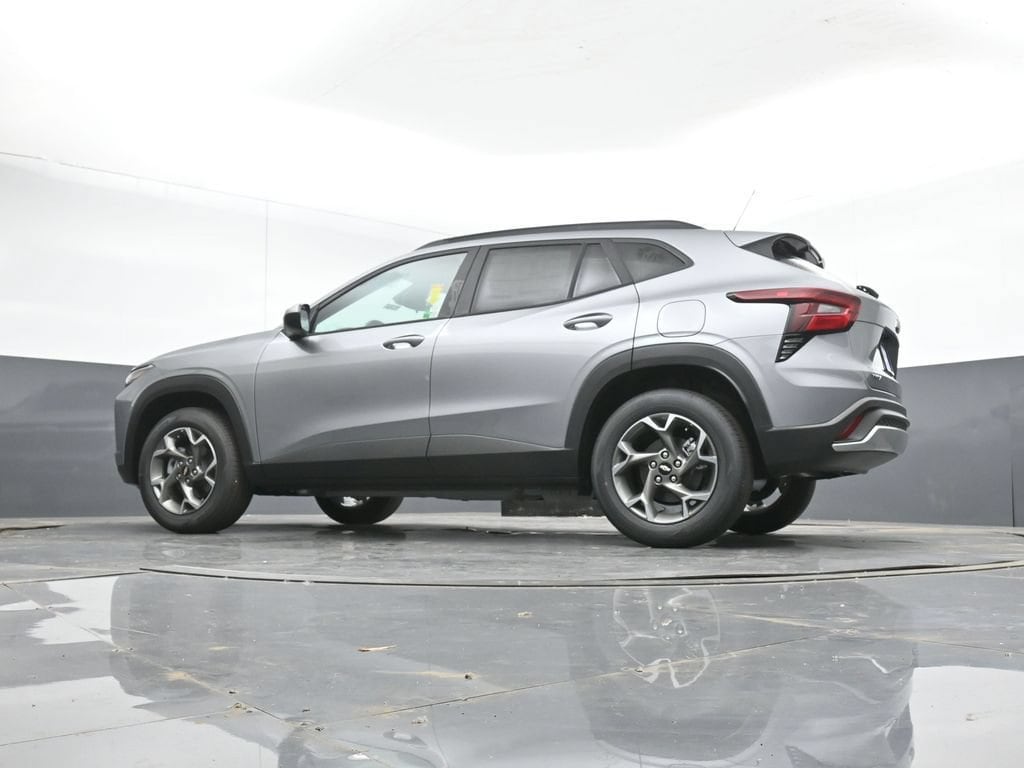 2026 Chevrolet Trax LT - Photo 11