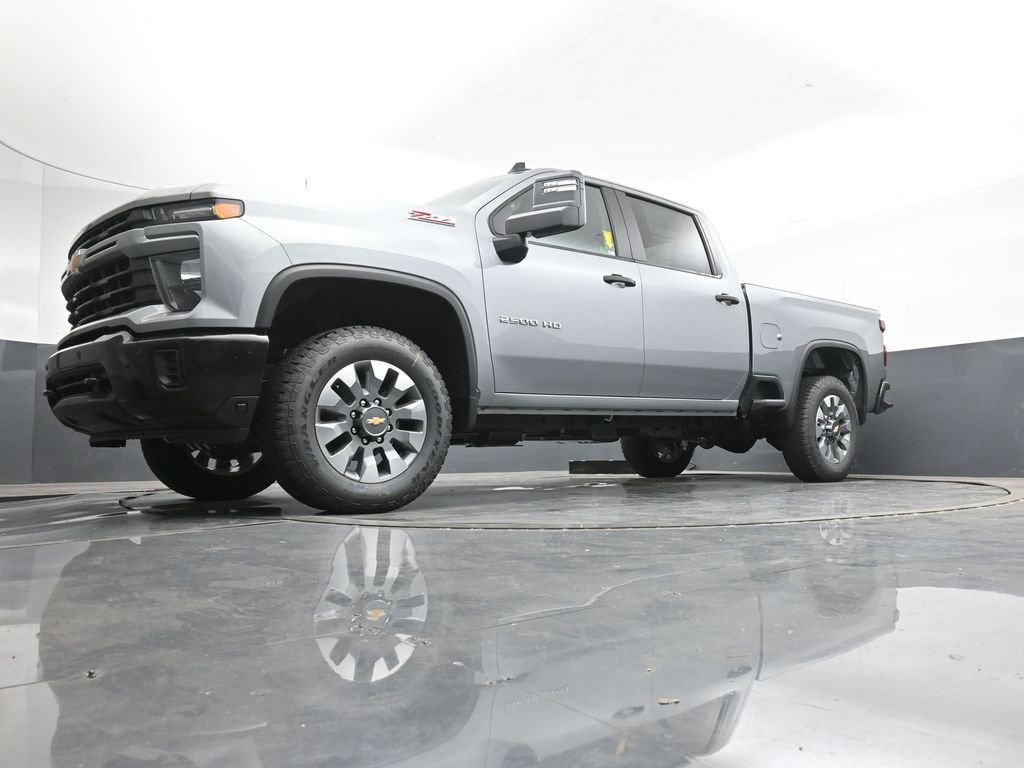2025 Chevrolet Silverado 2500 HD Custom - Photo 10