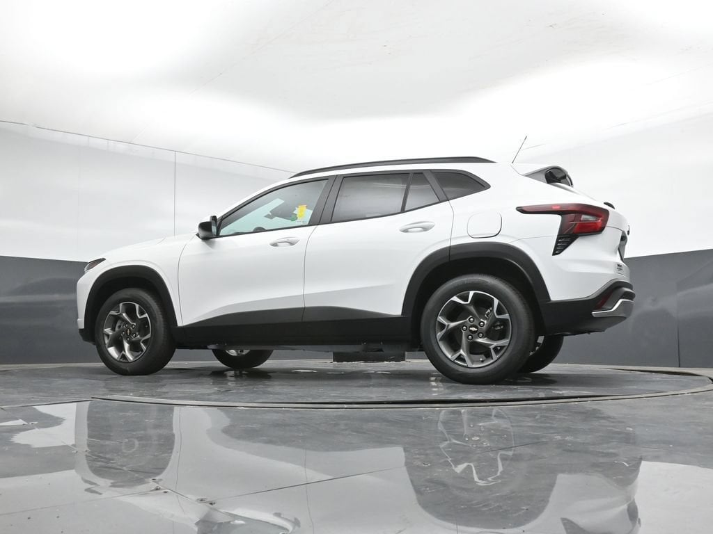 2026 Chevrolet Trax LT - Photo 11