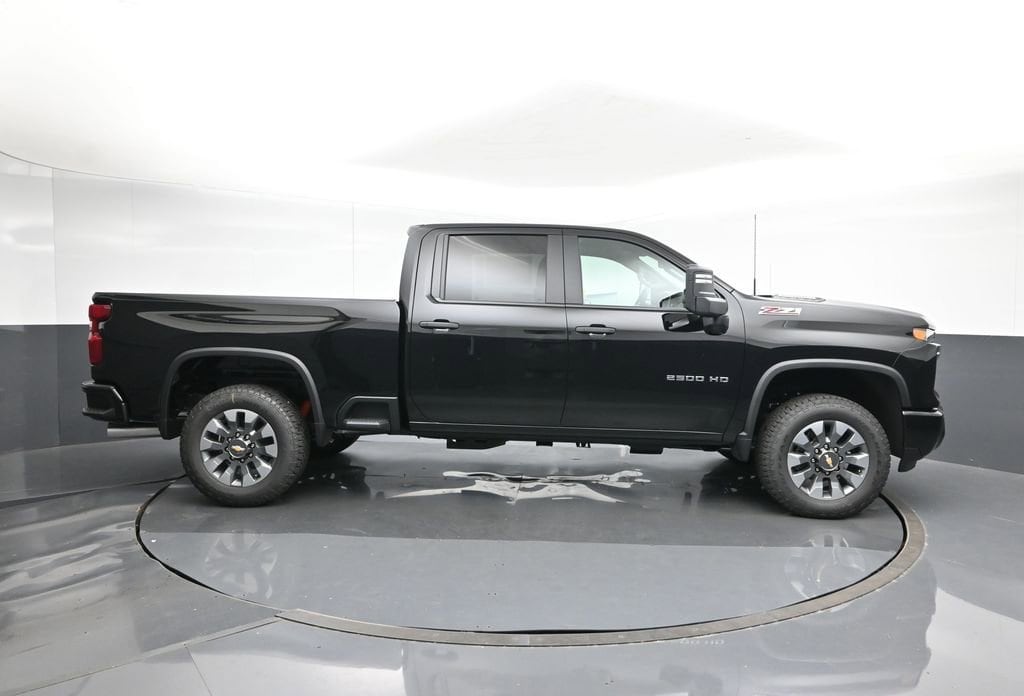 2025 Chevrolet Silverado 2500 HD Custom - Photo 6