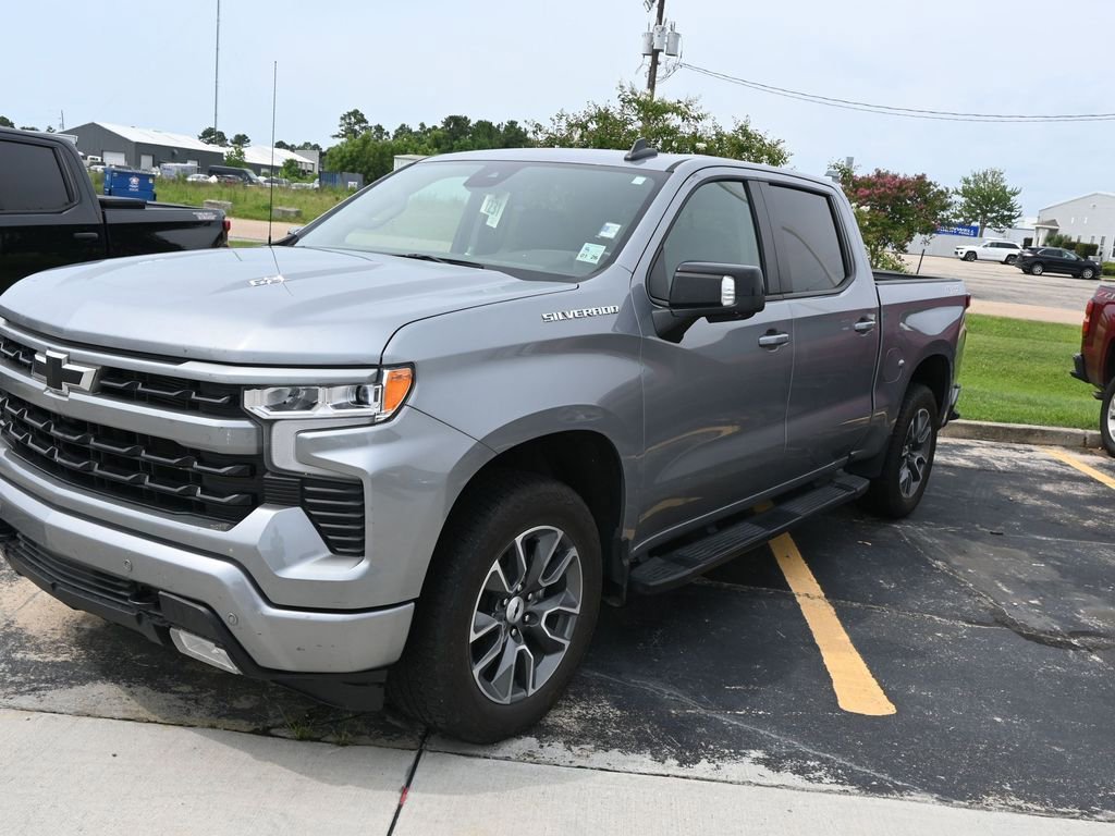 2024 Chevrolet Silverado 1500 RST photo 3