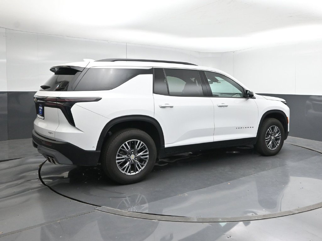 2025 Chevrolet Traverse LT - Photo 6