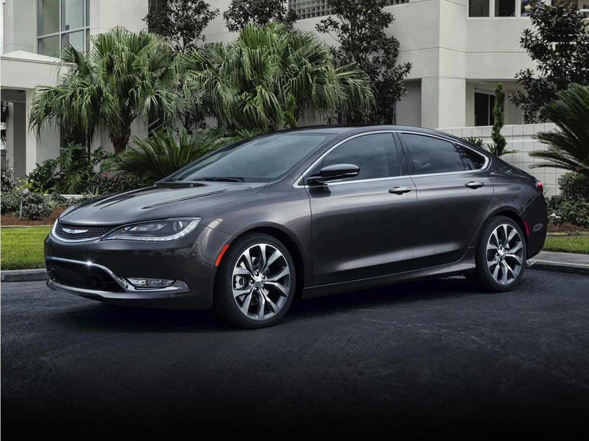 2015 Chrysler 200's photo