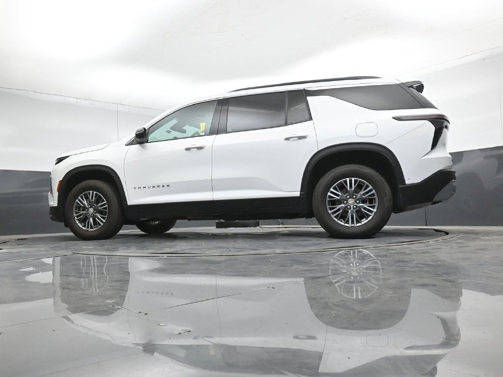 2025 Chevrolet Traverse LT - Photo 27