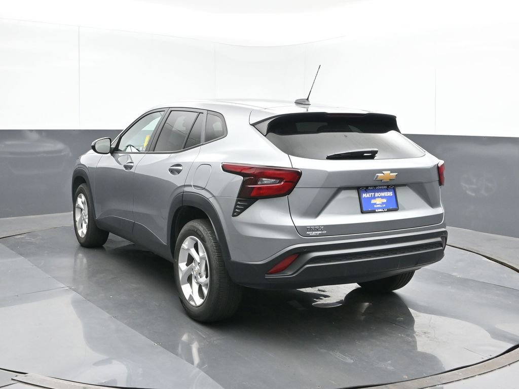 2024 Chevrolet Trax LS photo 4
