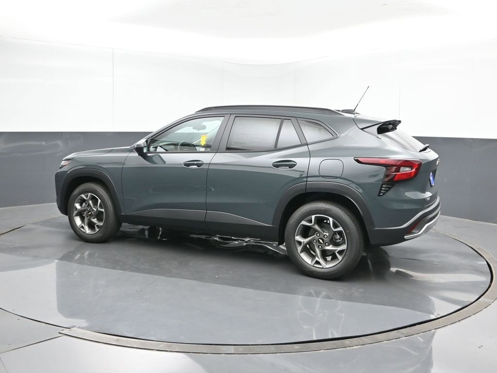 2026 Chevrolet Trax LT photo 2