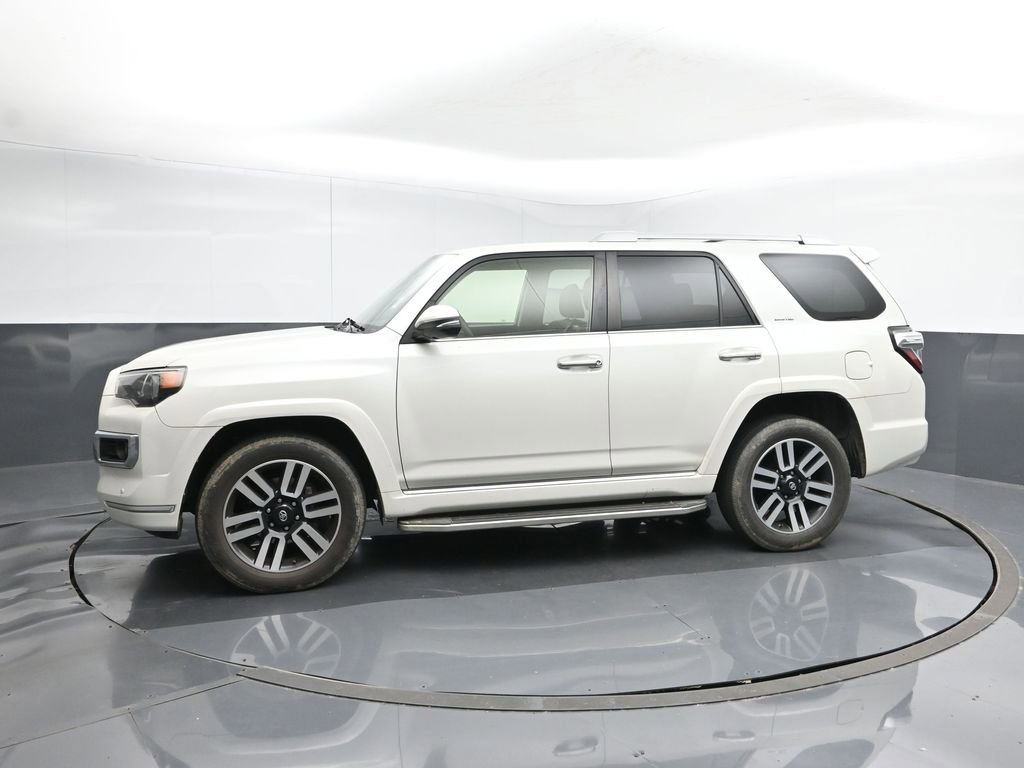 2018 Toyota 4Runner SR5 photo 2