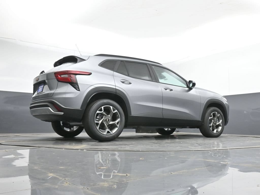 2026 Chevrolet Trax LT - Photo 13