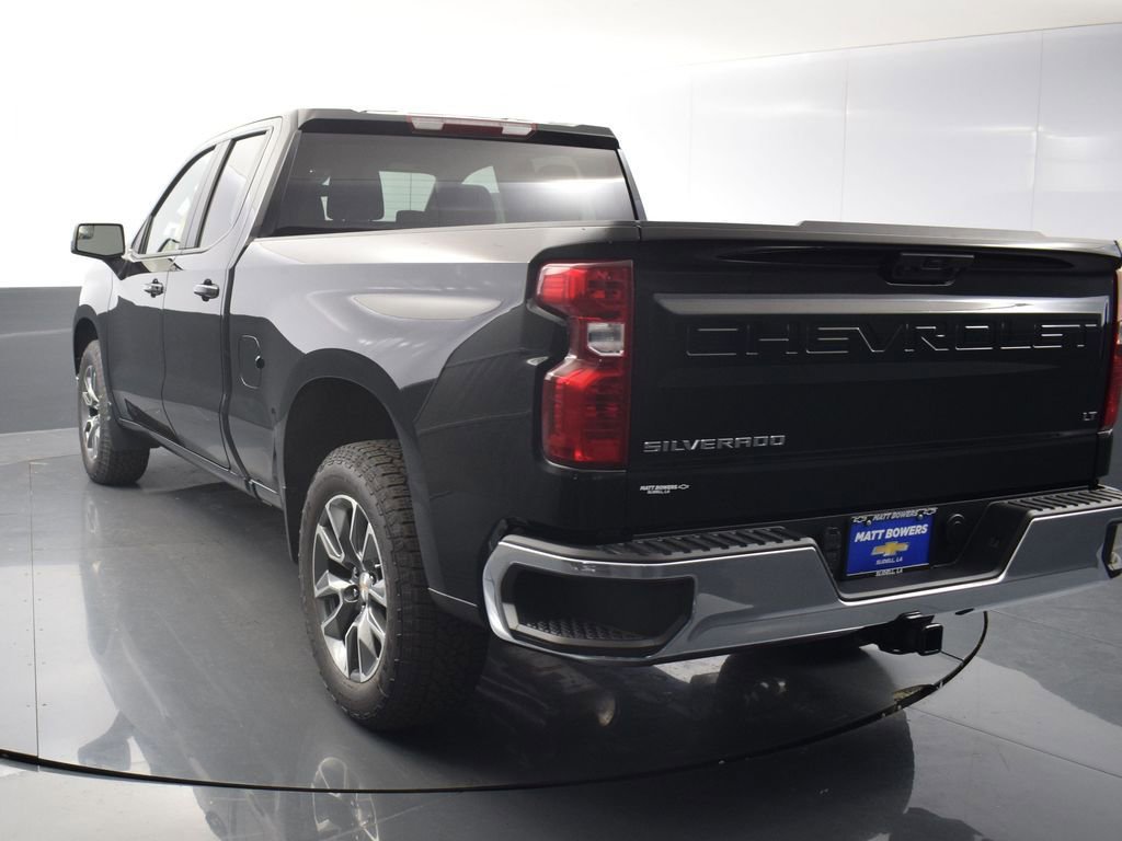 2024 Chevrolet Silverado 1500 LT photo 4