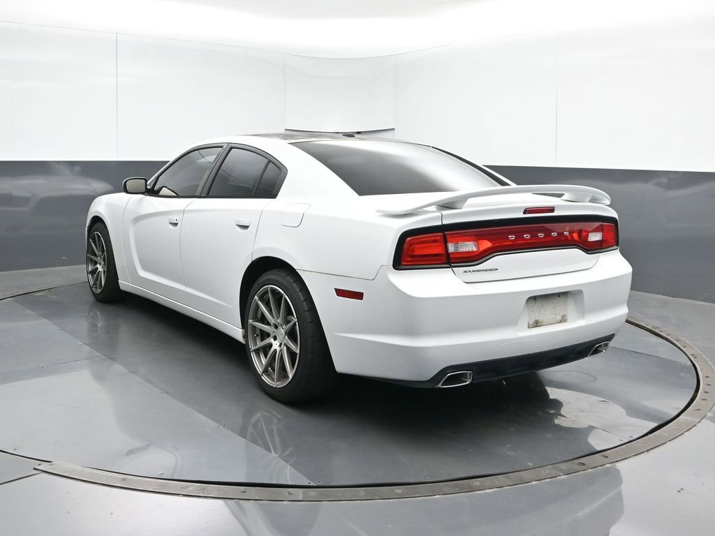 2014 Dodge Charger SXT photo 4
