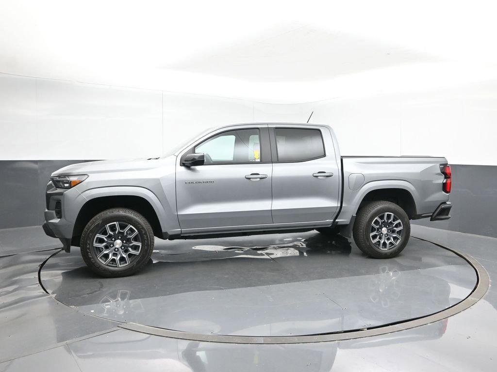 2024 Chevrolet Colorado LT photo 2