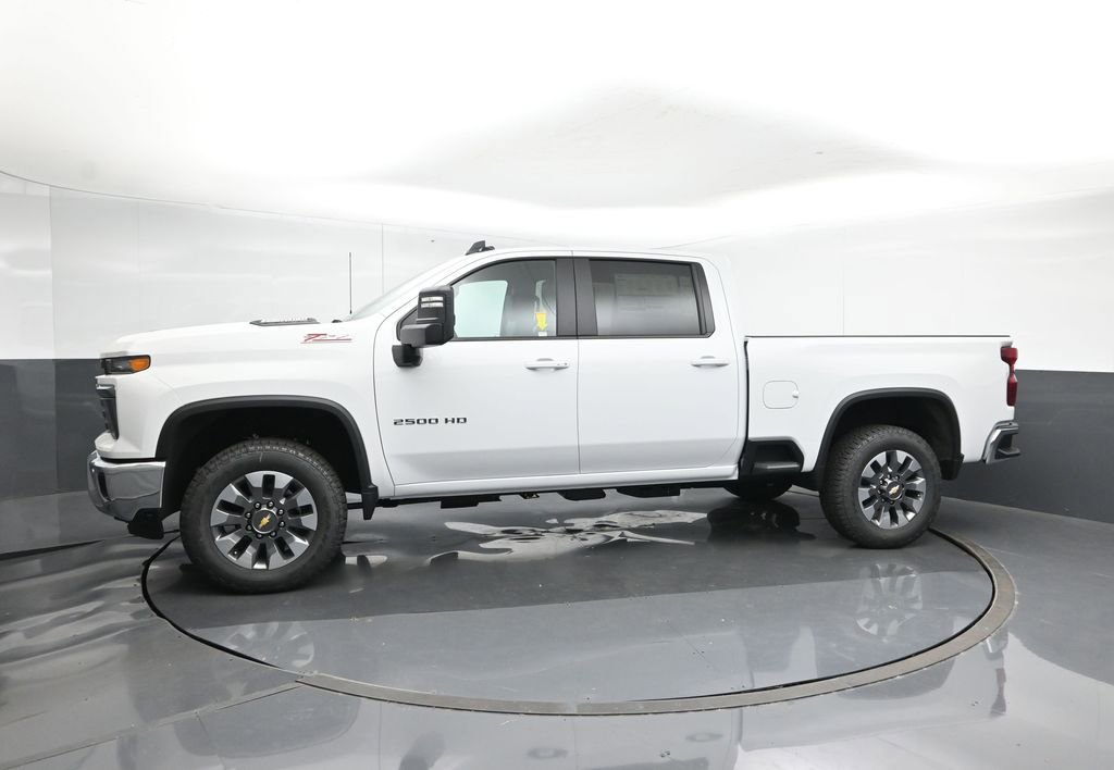 2025 Chevrolet Silverado 2500HD LT photo 2