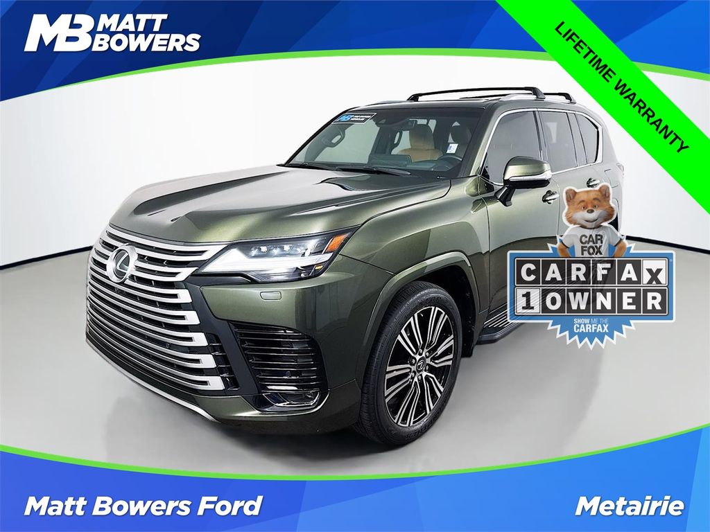 2022 Lexus LX Luxury's photo