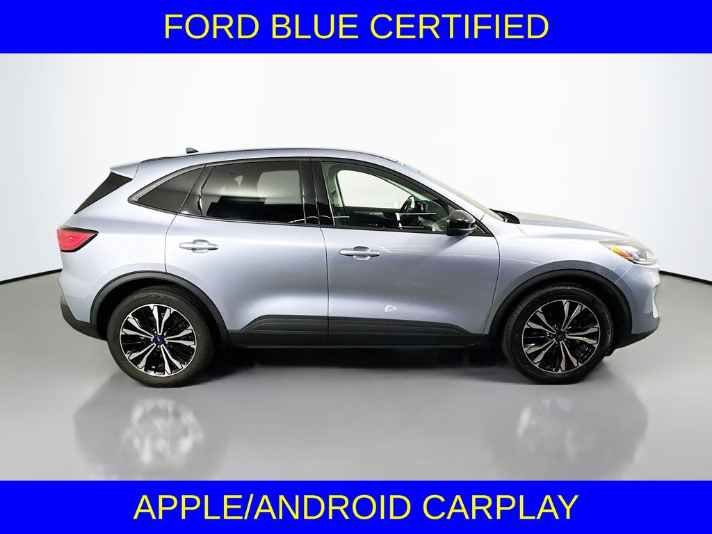 2022 Ford Escape SE photo 2