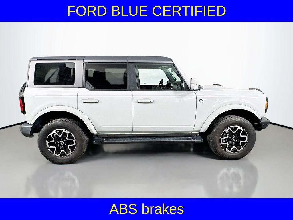 2023 Ford Bronco Outer Banks photo 3