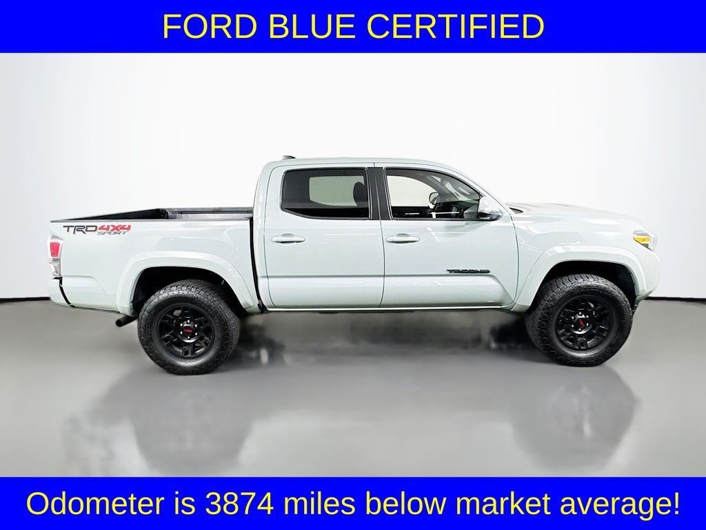 2023 Toyota Tacoma TRD Sport V6 photo 3