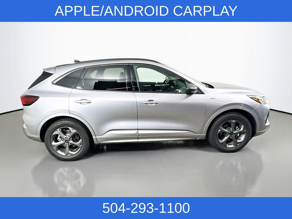 2024 Ford Escape ST-Line photo 2