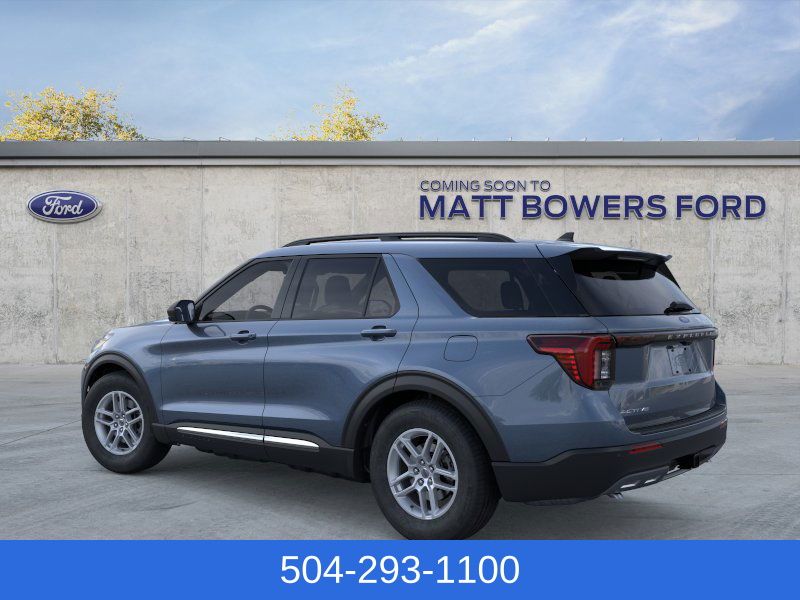 2025 Ford Explorer photo 2